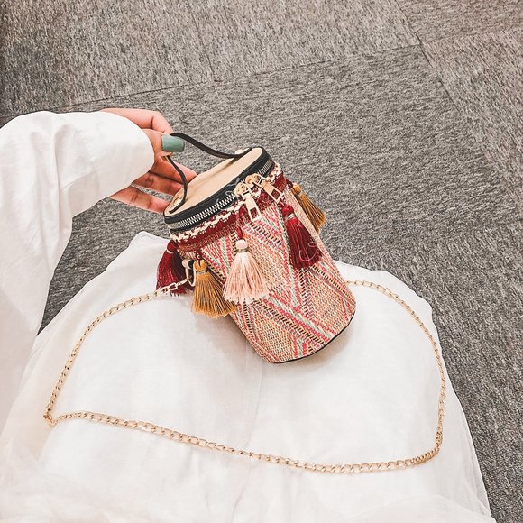 "Staycation" Tassle red bucket bag purse - Picture 6 of 8